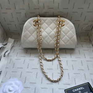 CHANEL 매트라세 다이아몬드 퀼팅 쉘 체인 백